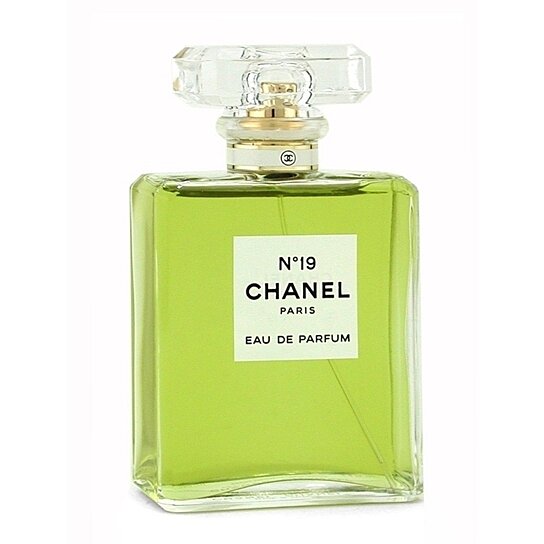 CHANEL No.19 Eau De Parfum Spray